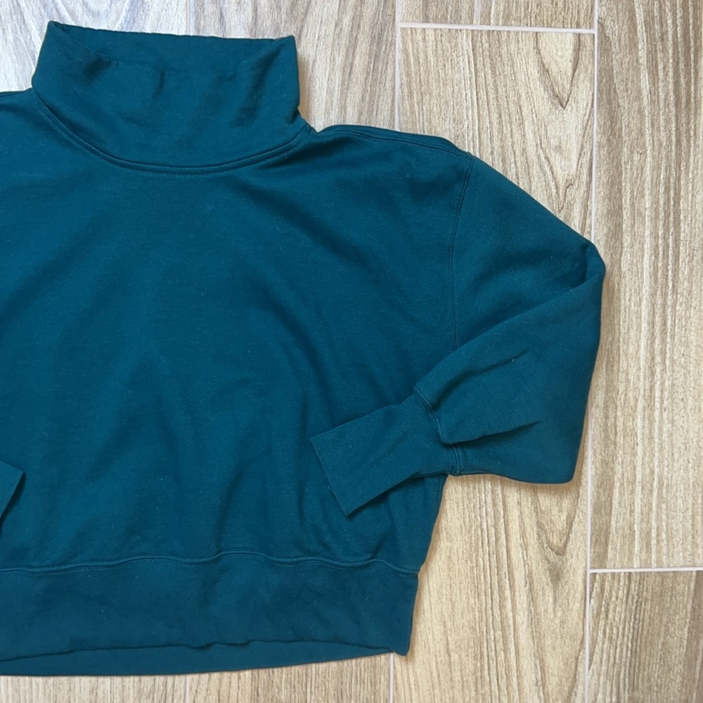 Abercrombie & Fitch Green Turtleneck Cowl Neck Sweater‎ - Picture 3 of 6